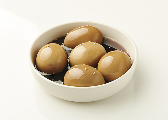 포토 JPG 스튜디오촬영 접시 한식 반찬 실내 사람없음 하이앵글 흰배경 계란장조림 집밥 국내포토 식기 음식 뷰포인트 백그라운드 내부 흰색 장조림 파일형식