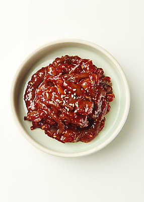 포토 JPG 스튜디오촬영 접시 한식 반찬 실내 사람없음 하이앵글 흰배경 낙지젓 집밥 국내포토 식기 음식 뷰포인트 백그라운드 내부 흰색 젓갈 파일형식