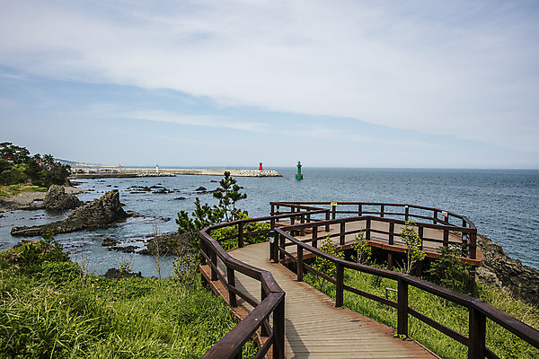 포토 JPG 주간 하늘 풍경 사람없음 야외 경주 경상북도 동해 바닷길 수평선 국내포토 자연요소 길 바다 한국 경상도 파일형식