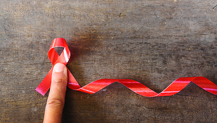 포토 JPG 해외이미지 리본 캠페인 손가락 실내 신체부위 빨간색 누름 예방 에이즈 나무배경 해외202004 세계에이즈의날 해외포토 손 기념일 컬러 백그라운드 모션 사람 내부 질병 파일형식