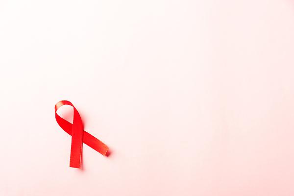 포토 JPG 해외이미지 리본 캠페인 실내 사람없음 빨간색 예방 에이즈 분홍색배경 세계에이즈의날 해외포토 기념일 분홍색 컬러 백그라운드 내부 질병 파일형식
