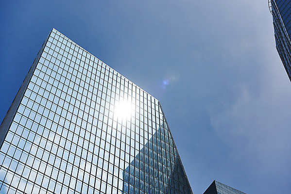 포토 JPG 주간 로우앵글 하늘 날씨 풍경 빌딩 사람없음 야외 건물 여름 햇빛 반사 더위 국내포토 자연요소 건축물 계절 뷰포인트 태양 파일형식