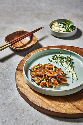 포토 JPG 스튜디오촬영 접시 고추 실내 마늘 사람없음 무순 나무젓가락 나무쟁반 전어 전어회 회무침 제철음식 국내포토 식기 음식 채소 젓가락 쟁반 어류 내부 목재 회 무침 새싹채소 제철 파일형식