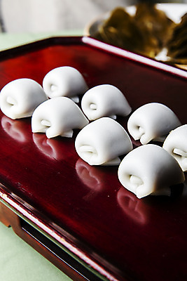 포토 JPG 실내 사람없음 아웃포커스 반사 경상북도 일렬 의령 망개떡 망개잎 국내포토 잎 떡 촬영기법 내부 경상도 경상남도 파일형식