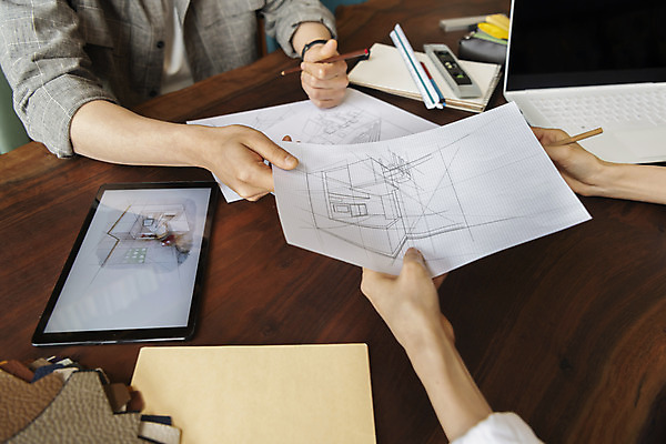 포토 JPG 라이프스타일 손 디자인 남자 탁자 회의 실내 한명 상반신 20대 성인 앞모습 신체부위 노트북 태블릿 한국인 잡기 작업실 디자이너 가구공방 성인남자한명만 국내포토 직업 1 뷰포인트 가구 비즈니스 모션 사람 동양인 청년 내부 생활 전자제품 스마트기기 공예 남자한명만 성인남자만 파일형식