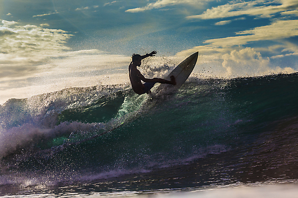 포토 JPG 해외이미지 전신 남자 실루엣 바다 한명 성인 야외 여름 여름휴가 바캉스 서핑 서퍼 성인남자한명만 해외202004 해외포토 1 계절 휴가 운동선수 촬영기법 사람 수상스포츠 남자한명만 성인남자만 파일형식 여름_계절