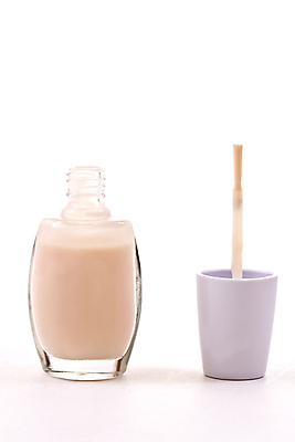 포토 JPG 해외이미지 실내 사람없음 네일아트 흰배경 매니큐어 매니큐어솔 해외202004 해외포토 백그라운드 내부 뷰티 화장품 흰색 솔 파일형식