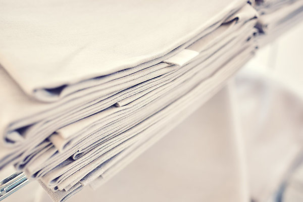 포토 JPG 해외이미지 실내 사람없음 아웃포커스 쌓기 식탁보 빨래 세탁소 해외포토 가사 모션 촬영기법 내부 파일형식