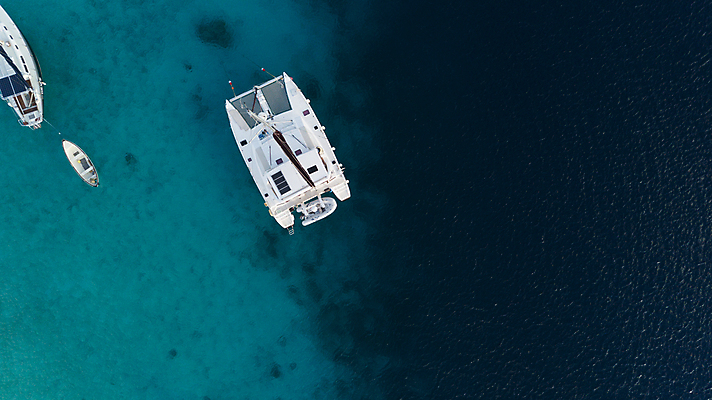포토 JPG 해외이미지 주간 바다 요트 풍경 사람없음 야외 하이앵글 보트 카리브해 항공촬영 해외202004 해외포토 자연요소 뷰포인트 배_교통 파일형식