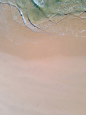 포토 JPG 해외이미지 주간 모래 파도 바다 풍경 해변 사람없음 야외 하이앵글 모래사장 항공촬영 해외포토 자연요소 뷰포인트 파일형식