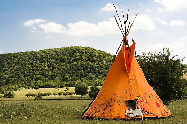 포토 JPG 해외이미지 산 풍경 사람없음 여름휴가 바캉스 캠핑 해외202004 인디언텐트 해외포토 레저 휴가 텐트 파일형식 여름_계절