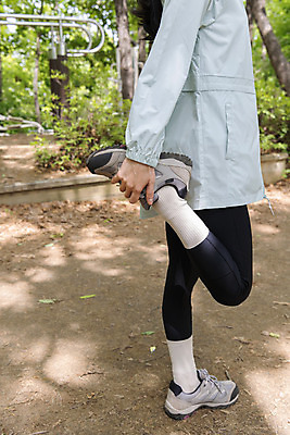 포토 JPG 주간 전신 우먼라이프 여자 산 한명 20대 성인 야외 옆모습 스트레칭 등산 한국인 잡기 다리들기 성인여자한명만 국내포토 자연요소 1 라이프스타일 뷰포인트 모션 사람 동양인 청년 운동 트래킹 여자한명만 성인여자만 파일형식