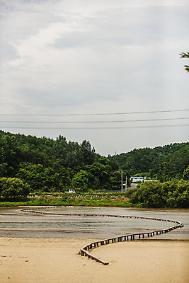 포토 JPG 주간 하늘 풍경 사람없음 야외 강 경상북도 나무다리 무섬마을 영주 국내포토 자연요소 다리_건축물 경상도 파일형식