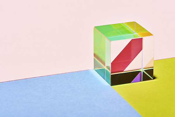 포토 JPG 스튜디오촬영 실내 사람없음 빛 반사 큐브 파란배경 정사각형 스펙트럼 프리즘 초록배경 분홍색배경 국내포토 도형 분홍색 백그라운드 내부 초록색 파란색 광학기기 파일형식