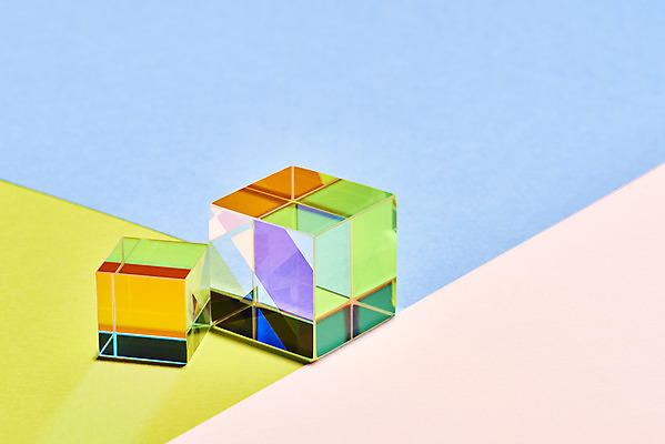 포토 JPG 스튜디오촬영 실내 사람없음 빛 반사 큐브 파란배경 정사각형 스펙트럼 프리즘 초록배경 분홍색배경 국내포토 도형 분홍색 백그라운드 내부 초록색 파란색 광학기기 파일형식