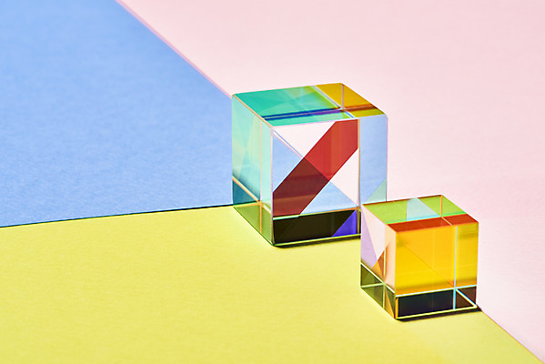 포토 JPG 스튜디오촬영 실내 사람없음 빛 반사 큐브 파란배경 정사각형 스펙트럼 프리즘 초록배경 분홍색배경 국내포토 도형 분홍색 백그라운드 내부 초록색 파란색 광학기기 파일형식