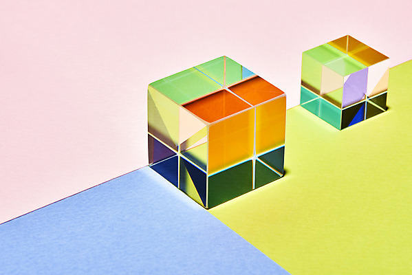 포토 JPG 스튜디오촬영 실내 사람없음 빛 반사 큐브 파란배경 정사각형 스펙트럼 프리즘 초록배경 분홍색배경 국내포토 도형 분홍색 백그라운드 내부 초록색 파란색 광학기기 파일형식