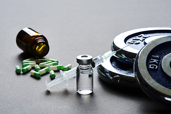 포토 JPG 스튜디오촬영 회색배경 실내 주사기 사람없음 알약 아령 약병 불법 약물오남용 약물중독 도핑 바이알 스테로이드 국내포토 백그라운드 의료기기 내부 약 회색 의료용품 범죄 중독 병_담는 파일형식