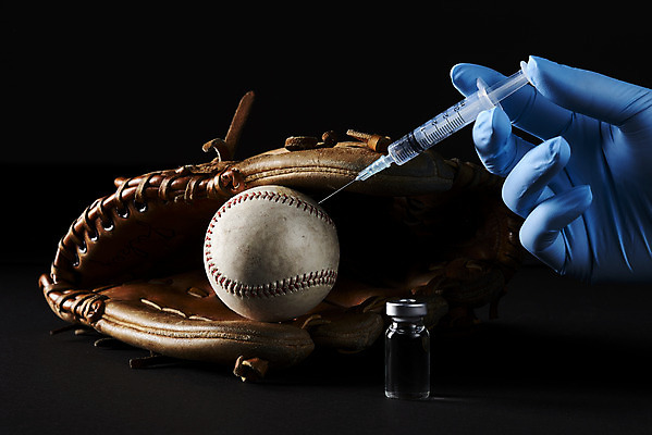 포토 JPG 스튜디오촬영 손 장갑 검은배경 실내 주사기 들기 신체부위 야구 야구글러브 야구공 수술장갑 불법 약물오남용 약물중독 의료성형뷰티 도핑 바이알 스테로이드 국내포토 잡화 백그라운드 공 의료기기 모션 사람 내부 약 구기 검은색 야구용품 글러브 의료용품 범죄 중독 파일형식