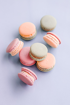 포토 JPG 해외이미지 실내 사람없음 하이앵글 마카롱 보라색배경 해외포토 뷰포인트 백그라운드 디저트 내부 보라색 파일형식