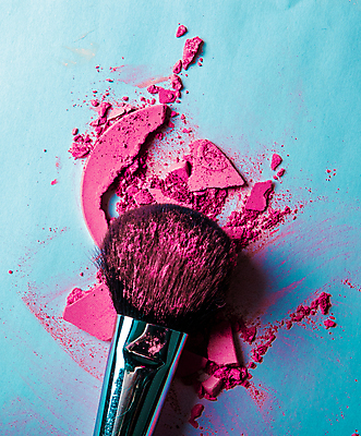 포토 JPG 해외이미지 실내 사람없음 뷰티 화장품 화장용품 가루 파란배경 메이크업브러쉬 해외포토 백그라운드 내부 파란색 붓 미용용품 파일형식