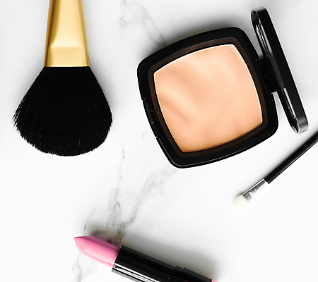 포토 JPG 해외이미지 실내 사람없음 뷰티 화장품 립스틱 화장용품 흰배경 메이크업브러쉬 팩트 해외포토 백그라운드 내부 흰색 붓 미용용품 파일형식