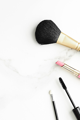 포토 JPG 해외이미지 실내 사람없음 뷰티 화장품 립스틱 화장용품 흰배경 마스카라 메이크업브러쉬 해외포토 백그라운드 내부 흰색 붓 미용용품 파일형식