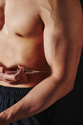 포토 JPG 스튜디오촬영 남자 검은배경 근육 운동선수 실내 주사기 한명 들기 상반신 20대 성인 옆모습 한국인 보디빌더 팔 불법 약물오남용 약물중독 의료성형뷰티 성인남자한명만 도핑 스테로이드 국내포토 1 스포츠 뷰포인트 백그라운드 의료기기 모션 사람 동양인 청년 내부 신체부위 약 검은색 범죄 보디빌딩 중독 남자한명만 성인남자만 파일형식