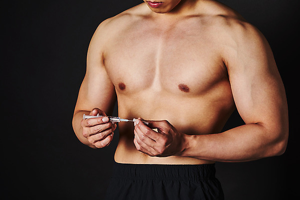 포토 JPG 스튜디오촬영 남자 검은배경 근육 운동선수 실내 주사기 한명 들기 상반신 20대 성인 옆모습 한국인 보디빌더 고민 불법 약물오남용 약물중독 의료성형뷰티 성인남자한명만 도핑 스테로이드 국내포토 1 감정 스포츠 뷰포인트 백그라운드 의료기기 모션 사람 동양인 청년 내부 약 검은색 범죄 보디빌딩 중독 남자한명만 성인남자만 파일형식