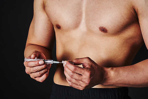 포토 JPG 스튜디오촬영 손 남자 검은배경 근육 운동선수 실내 주사기 한명 들기 상반신 20대 성인 옆모습 한국인 보디빌더 고민 불법 약물오남용 약물중독 의료성형뷰티 성인남자한명만 도핑 스테로이드 국내포토 1 감정 스포츠 뷰포인트 백그라운드 의료기기 모션 사람 동양인 청년 내부 신체부위 약 검은색 범죄 보디빌딩 중독 남자한명만 성인남자만 파일형식