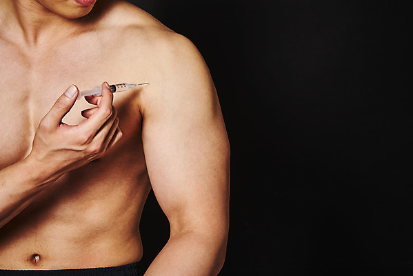 포토 JPG 스튜디오촬영 남자 검은배경 근육 운동선수 실내 주사기 한명 들기 상반신 20대 성인 앞모습 한국인 보디빌더 어깨 불법 약물오남용 약물중독 의료성형뷰티 성인남자한명만 도핑 스테로이드 국내포토 1 스포츠 뷰포인트 백그라운드 의료기기 모션 사람 동양인 청년 내부 신체부위 약 검은색 범죄 보디빌딩 중독 남자한명만 성인남자만 파일형식