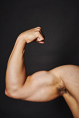 포토 JPG 스튜디오촬영 검은배경 근육 운동선수 실내 신체부위 주먹 보디빌더 알통 팔 의료성형뷰티 스테로이드 국내포토 스포츠 백그라운드 모션 사람 내부 약 검은색 보디빌딩 파일형식