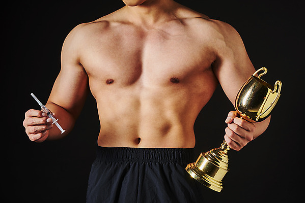 포토 JPG 스튜디오촬영 남자 검은배경 근육 운동선수 실내 주사기 한명 들기 경기 상반신 20대 성인 앞모습 한국인 우승 보디빌더 트로피 대회 불법 약물오남용 약물중독 의료성형뷰티 성인남자한명만 도핑 스테로이드 국내포토 1 스포츠 뷰포인트 백그라운드 의료기기 모션 사람 동양인 청년 내부 약 검은색 최고 범죄 보디빌딩 상_우승 중독 남자한명만 성인남자만 파일형식