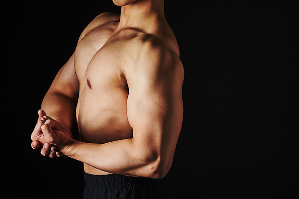 포토 JPG 스튜디오촬영 남자 포즈 검은배경 근육 운동선수 실내 한명 상반신 20대 성인 옆모습 주먹 한국인 보디빌더 알통 의료성형뷰티 성인남자한명만 국내포토 1 스포츠 뷰포인트 백그라운드 모션 사람 동양인 청년 내부 검은색 보디빌딩 남자한명만 성인남자만 파일형식