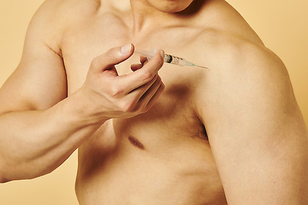 포토 JPG 스튜디오촬영 남자 근육 운동선수 실내 주사기 한명 들기 상반신 20대 성인 옆모습 한국인 보디빌더 어깨 팔 불법 약물오남용 약물중독 의료성형뷰티 성인남자한명만 도핑 갈색배경 스테로이드 국내포토 1 스포츠 뷰포인트 백그라운드 의료기기 모션 사람 동양인 청년 내부 신체부위 약 갈색 범죄 보디빌딩 중독 남자한명만 성인남자만 파일형식