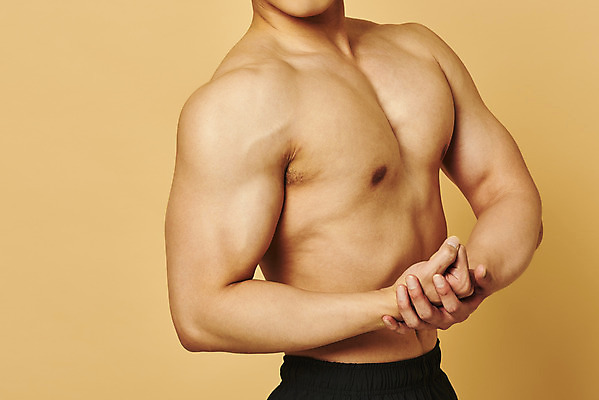 포토 JPG 스튜디오촬영 남자 포즈 근육 운동선수 실내 한명 상반신 20대 성인 옆모습 한국인 보디빌더 알통 의료성형뷰티 성인남자한명만 갈색배경 국내포토 1 스포츠 뷰포인트 백그라운드 사람 동양인 청년 내부 갈색 보디빌딩 남자한명만 성인남자만 파일형식