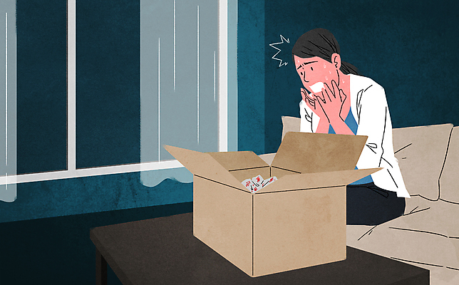 PSD 여자 일러스트 창문 한명 앉기 상반신 성인 놀람 커튼 범죄 사회이슈 택배 택배상자 불쾌함 스토킹 식은땀 성인여자한명만 국내일러스트 1 감정 컨셉 모션 표정 사람 상자 운송업 여자한명만 성인여자만 파일형식