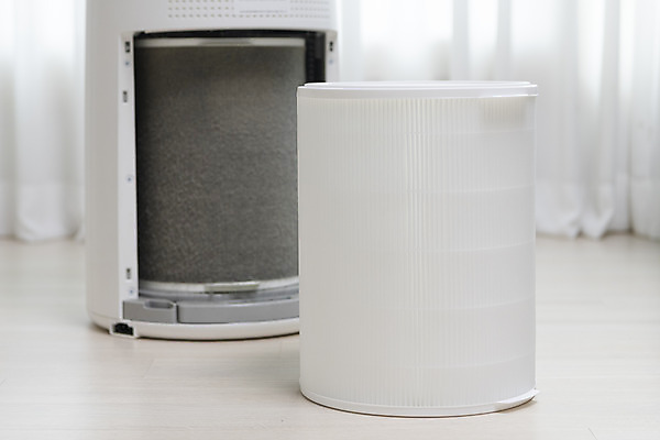 포토 JPG 거실 실내 관리 사람없음 비교 지저분함 청소 먼지 공기청정기 교체 필터 국내포토 컨셉 내부 가전제품 감각 파일형식