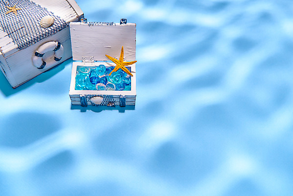 포토 JPG 스튜디오촬영 물결 유리 불가사리 실내 물그림자 사람없음 여름 파란색 파란배경 감성 보물상자 몽환 국내포토 계절 컬러 백그라운드 컨셉 재질 극피동물 그림자 내부 파일형식