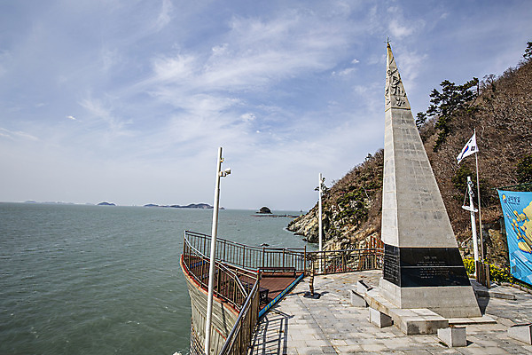포토 JPG 주간 구름 바다 하늘 풍경 사람없음 야외 탑 전라남도 해남 남해 국내여행 땅끝마을 국내포토 자연요소 건축물 여행 전라도 파일형식