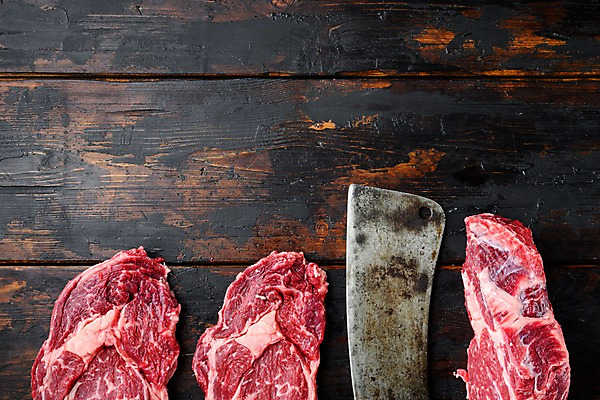 포토 JPG 해외이미지 실내 사람없음 하이앵글 소고기 식칼 등심 립아이 카피스페이스 나무배경 해외포토 뷰포인트 백그라운드 주방용품 육류 내부 공백 파일형식