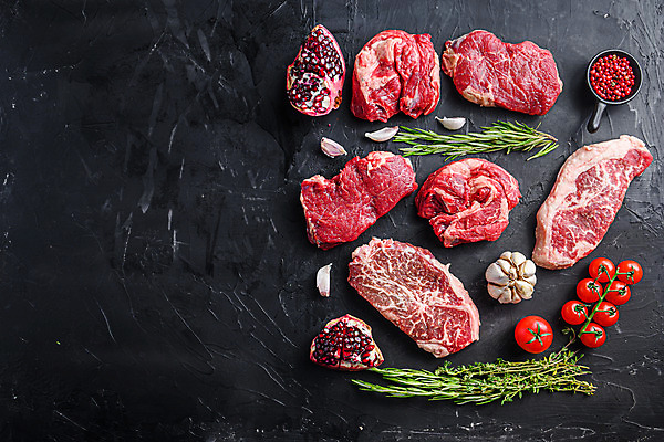 포토 JPG 해외이미지 토마토 방울토마토 검은배경 실내 마늘 사람없음 하이앵글 소고기 석류 후추 로즈메리 카피스페이스 해외포토 뷰포인트 백그라운드 채소 과일 육류 내부 검은색 공백 허브 향신료 파일형식