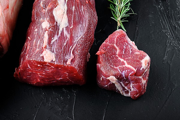 포토 JPG 해외이미지 검은배경 실내 근접촬영 사람없음 소고기 로즈메리 안심스테이크 해외포토 뷰포인트 백그라운드 육류 스테이크 내부 검은색 허브 파일형식