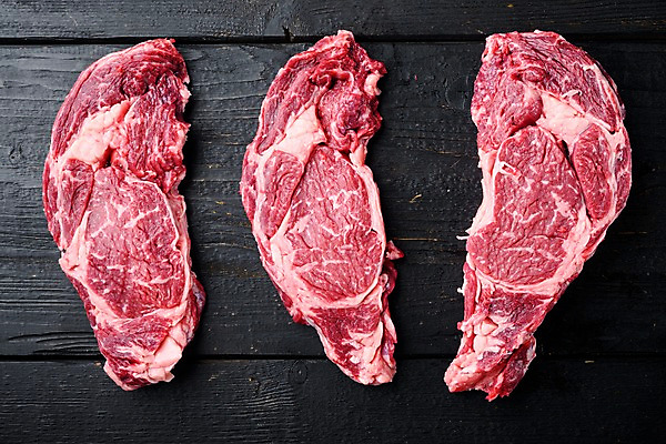 포토 JPG 해외이미지 검은배경 실내 사람없음 하이앵글 소고기 등심 립아이 해외포토 뷰포인트 백그라운드 육류 내부 검은색 파일형식