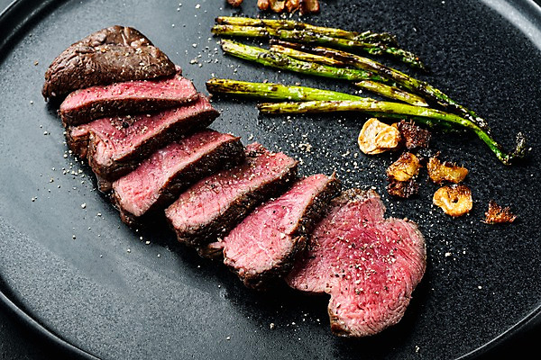 포토 JPG 해외이미지 접시 단면 마늘 비프스테이크 사람없음 소고기 아스파라거스 슬라이스 등심 해외포토 식기 채소 육류 스테이크 파일형식