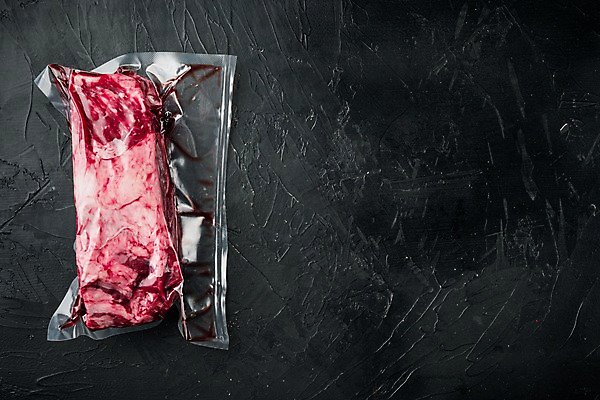 포토 JPG 해외이미지 포장 검은배경 비프스테이크 사람없음 소고기 꽃등심 립아이 진공 카피스페이스 진공포장 해외포토 백그라운드 육류 스테이크 검은색 공백 파일형식