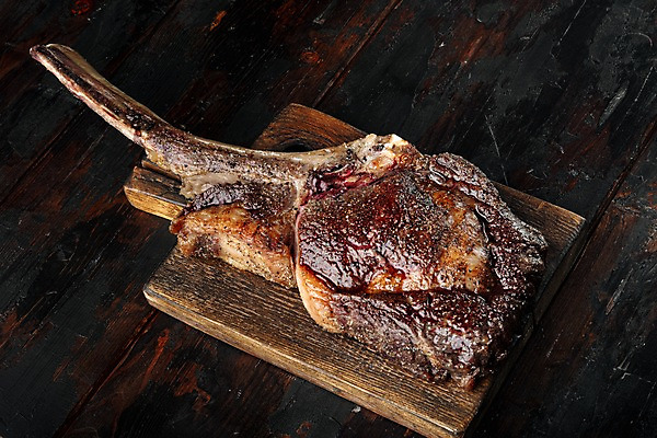 포토 JPG 해외이미지 비프스테이크 사람없음 소고기 나무도마 나무배경 토마호크 해외포토 백그라운드 도마 육류 스테이크 목재 파일형식