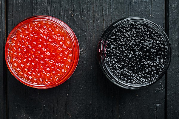 포토 JPG 해외이미지 검은배경 유리병 실내 사람없음 하이앵글 연어알 캐비아 해외포토 뷰포인트 백그라운드 식재료 병_용기 내부 알 검은색 파일형식