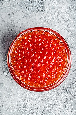 포토 JPG 해외이미지 회색배경 유리병 실내 사람없음 하이앵글 연어알 해외포토 뷰포인트 백그라운드 병_용기 내부 알 회색 파일형식