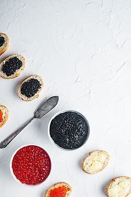 포토 JPG 해외이미지 그릇 실내 상반신 사람없음 하이앵글 나이프 바게트 카나페 흰배경 버터 버터나이프 연어알 캐비아 카피스페이스 해외포토 식기 빵 뷰포인트 백그라운드 식재료 서양음식 내부 알 공백 흰색 칼 파일형식